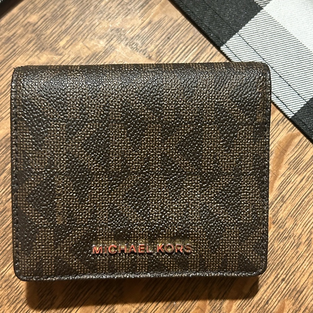MK small wallet